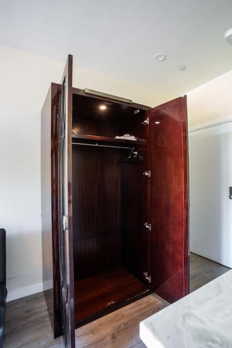 דירות סן דייגו Awesome Balboa And Downtown View With Cozy Patio מראה חיצוני תמונה